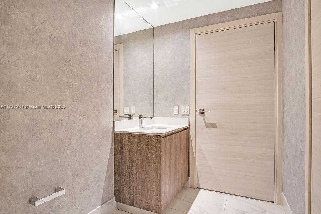 Small Image of 801 SOUTH MIAMI AVE #1805, Miami Number 28