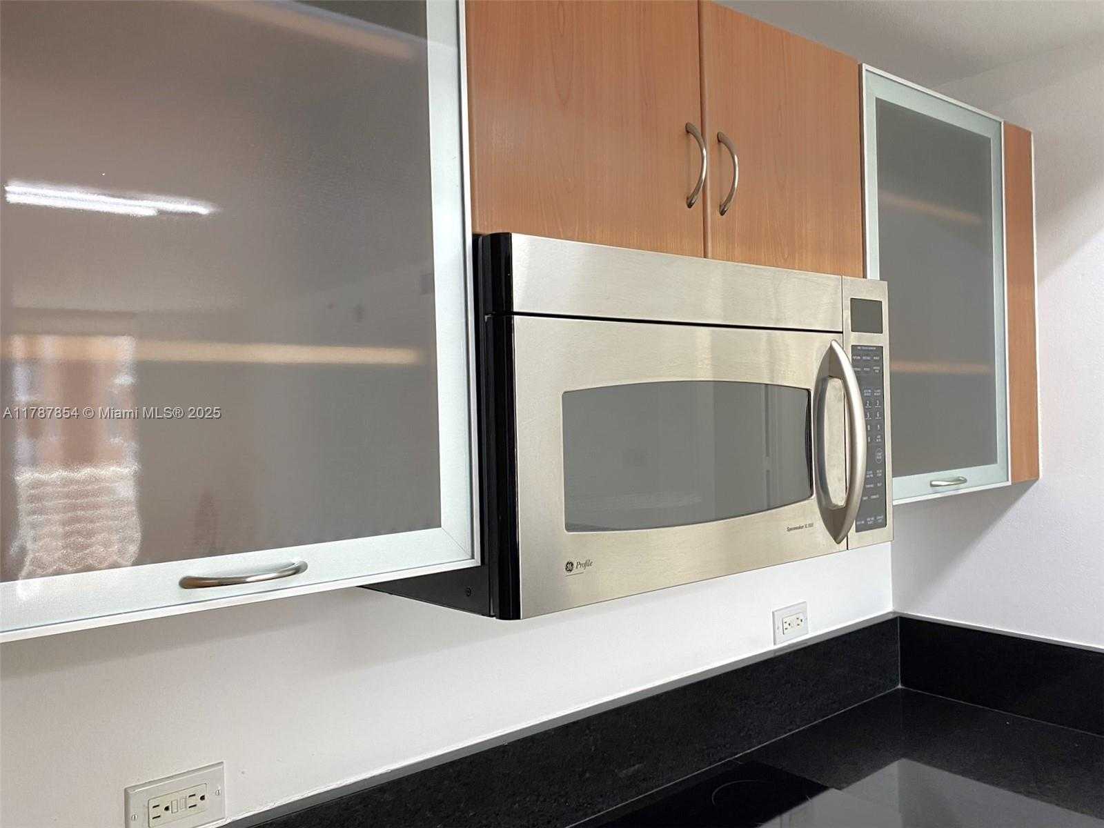 Small Image of 18800 NORTH EAST 29TH AVE #1028, Aventura Number 10