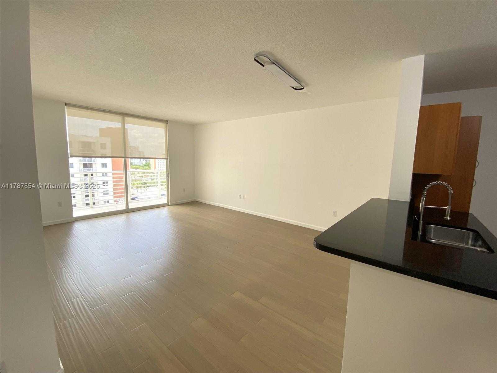 Small Image of 18800 NORTH EAST 29TH AVE #1028, Aventura Number 6