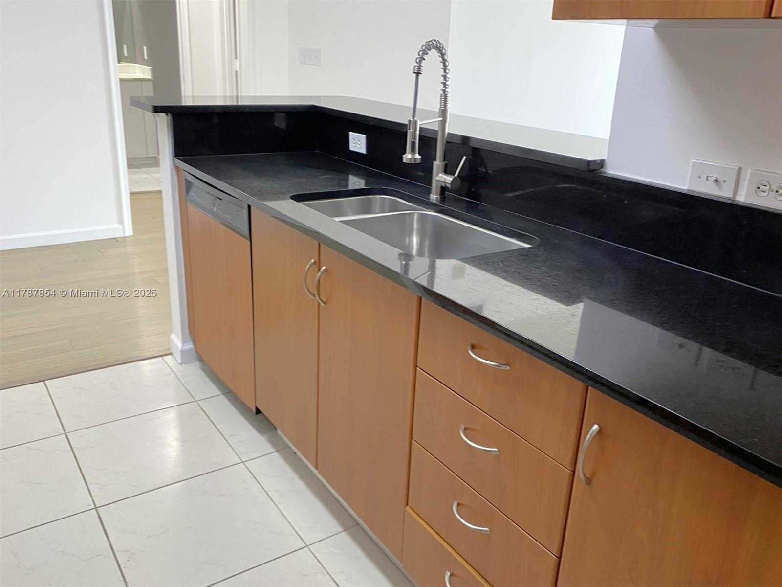 Small Image of 18800 NORTH EAST 29TH AVE #1028, Aventura Number 8