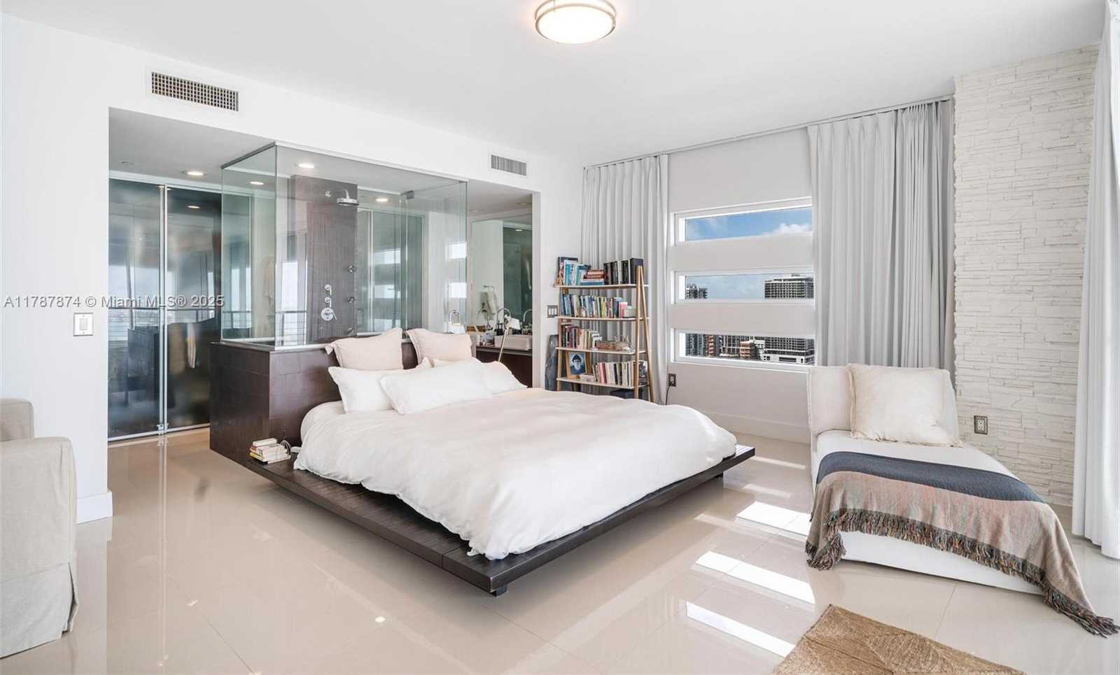 Small Image of 1040 BISCAYNE BLVD #2904, Miami Number 14
