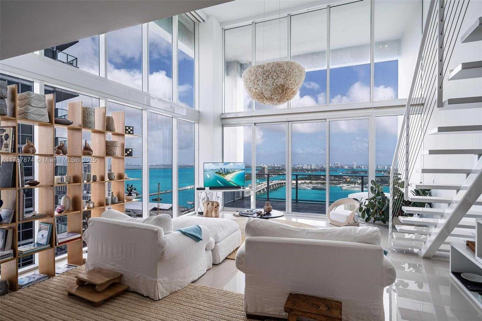 Small Image of 1040 BISCAYNE BLVD #2904, Miami Number 2