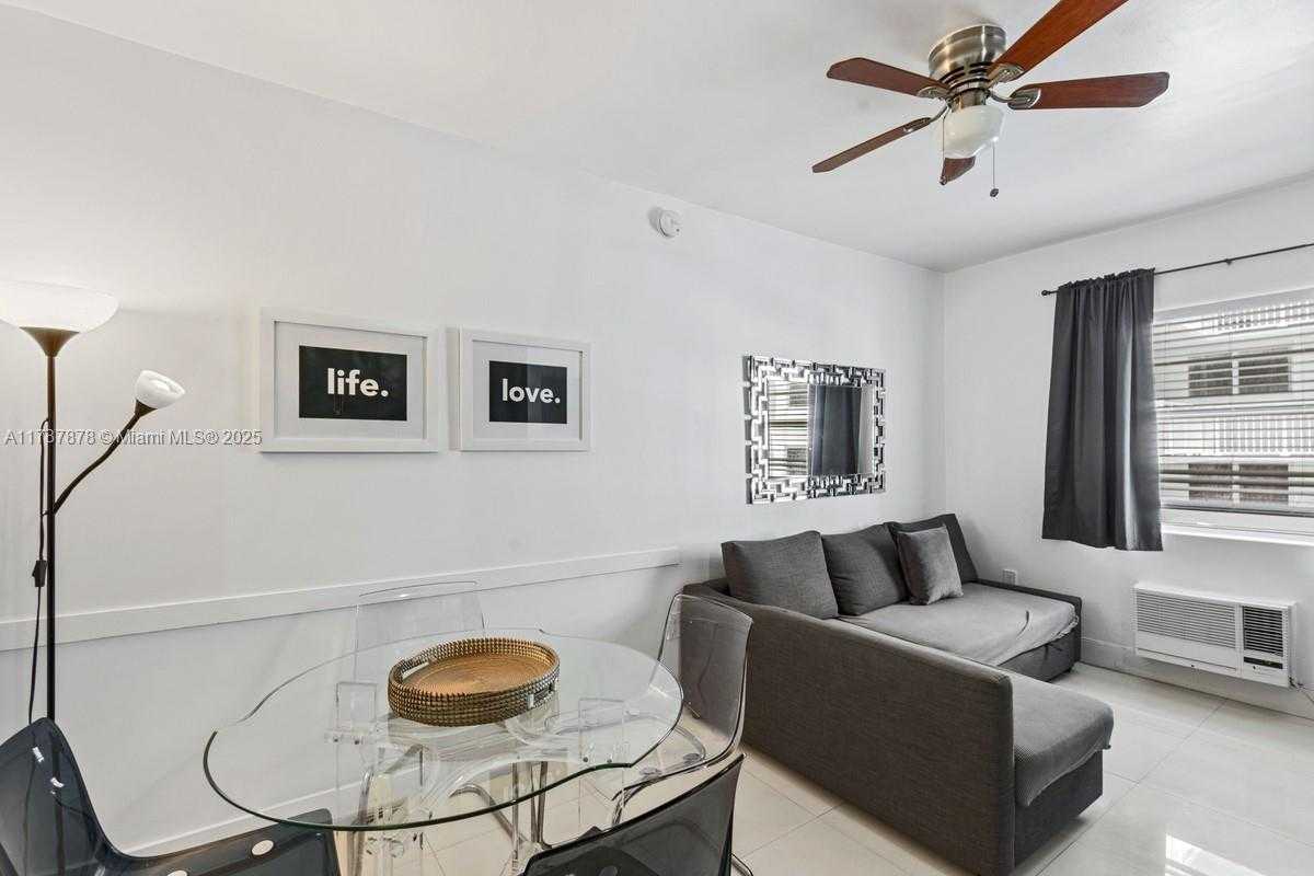 Small Image of 335 OCEAN DR #310, Miami Beach Number 3