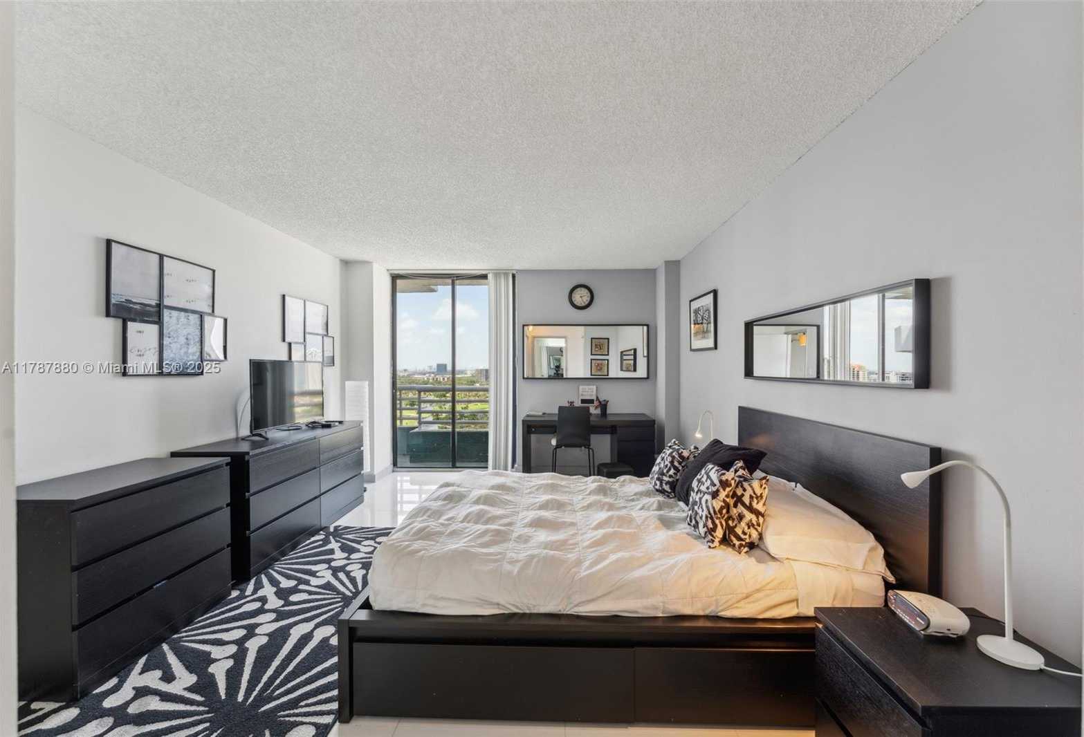 Small Image of 3300 NORTH EAST 192ND ST #PH10, Aventura Number 5