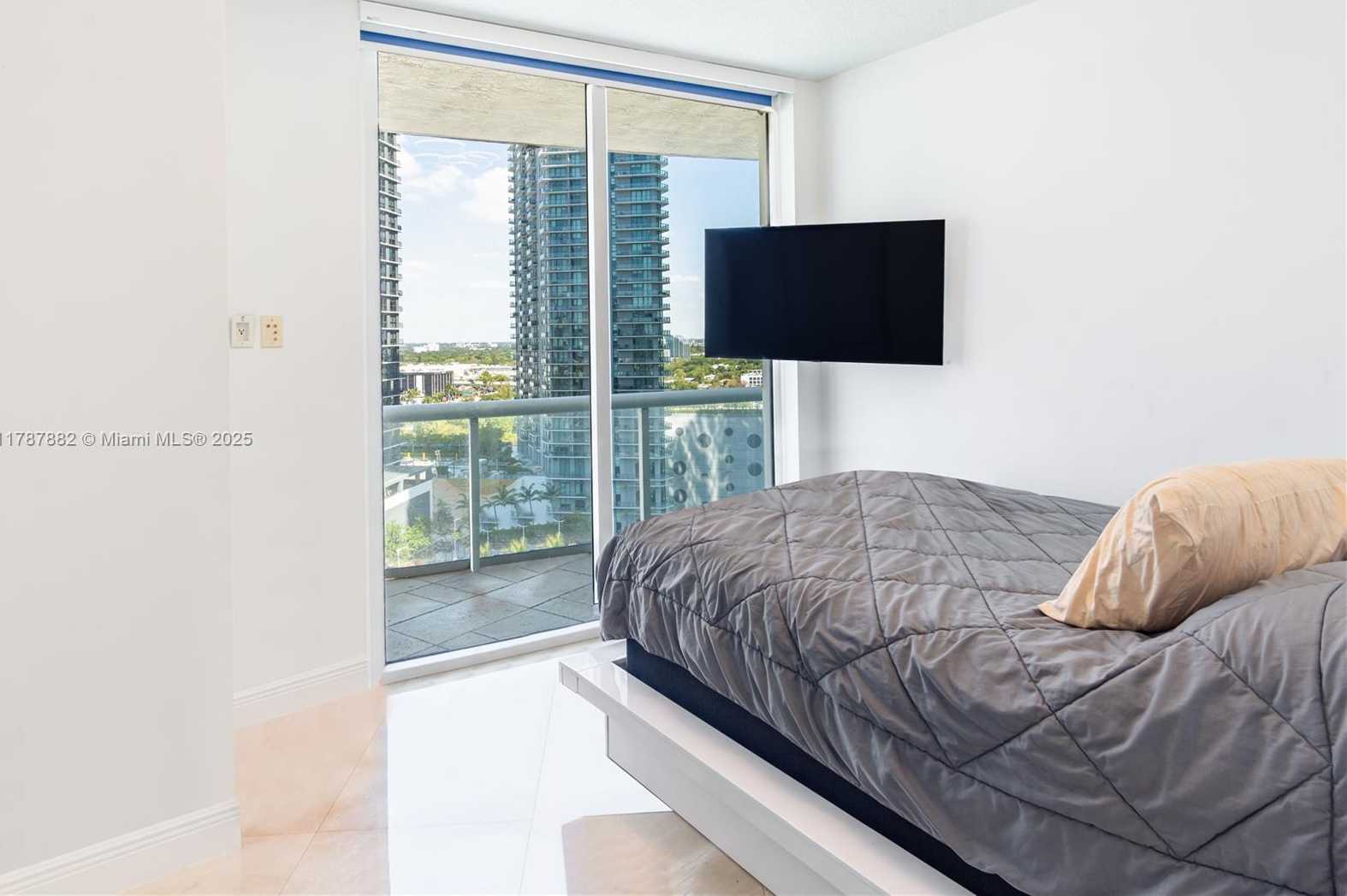 Small Image of 480 NORTH EAST 30TH ST #1807, Miami Number 27