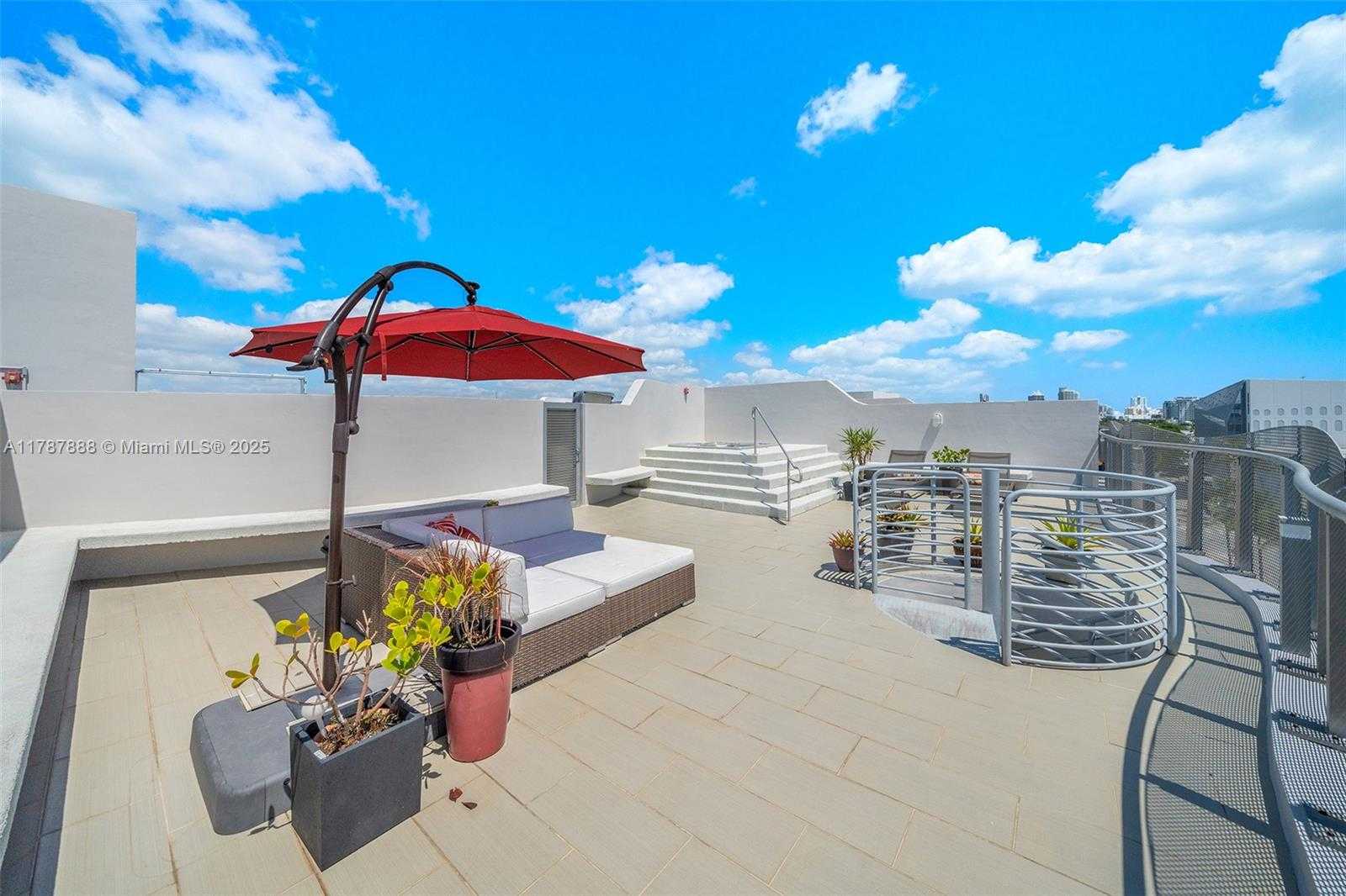 Small Image of 2100 PARK AVE #505, Miami Beach Number 12