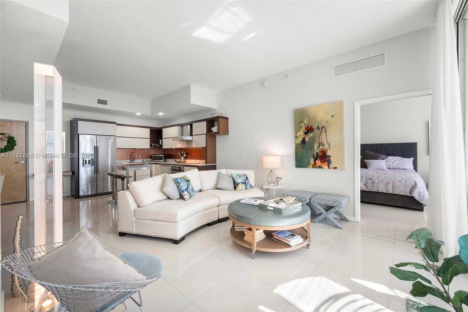 Small Image of 2100 PARK AVE #505, Miami Beach Number 5