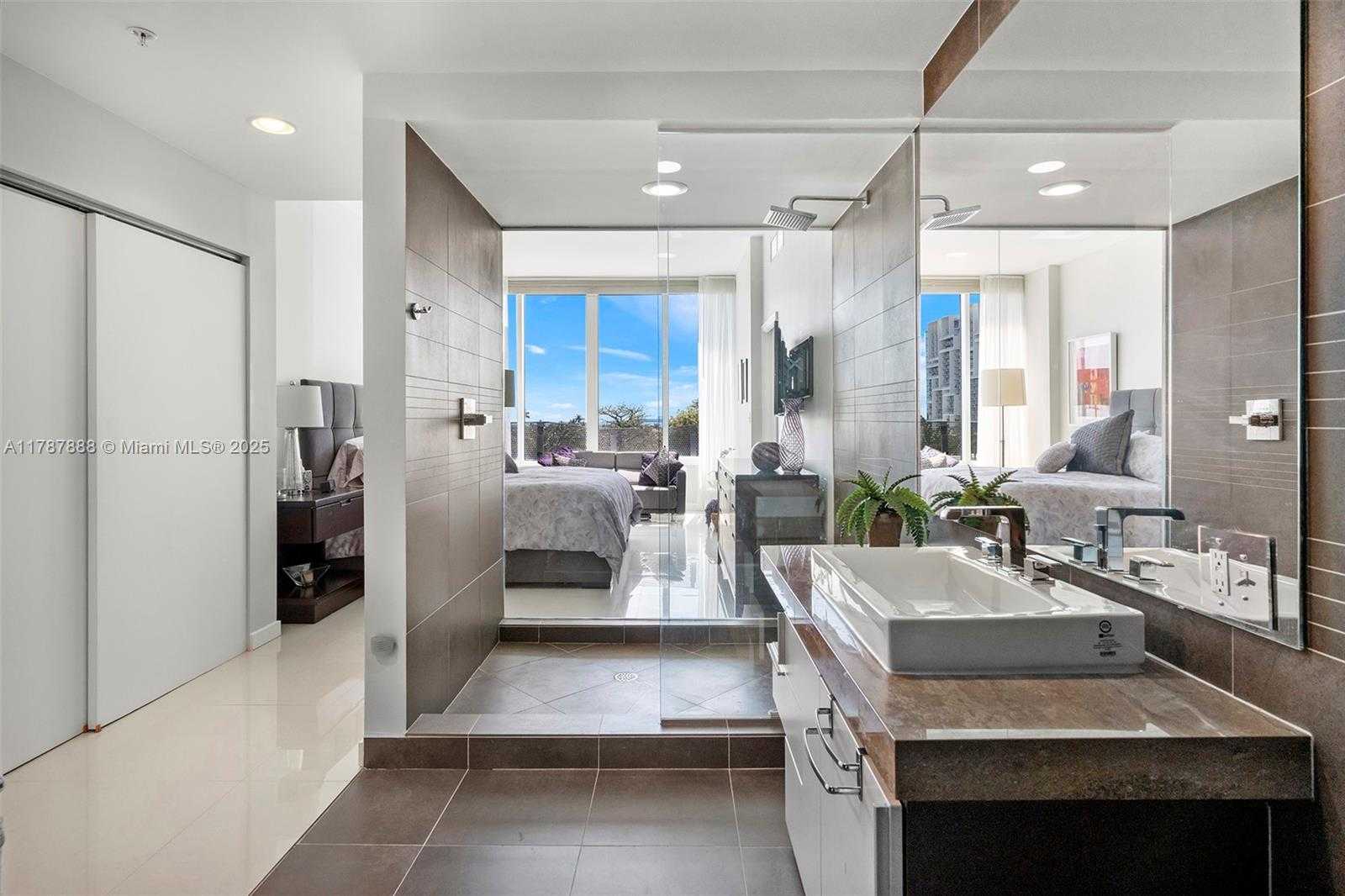 Small Image of 2100 PARK AVE #505, Miami Beach Number 8