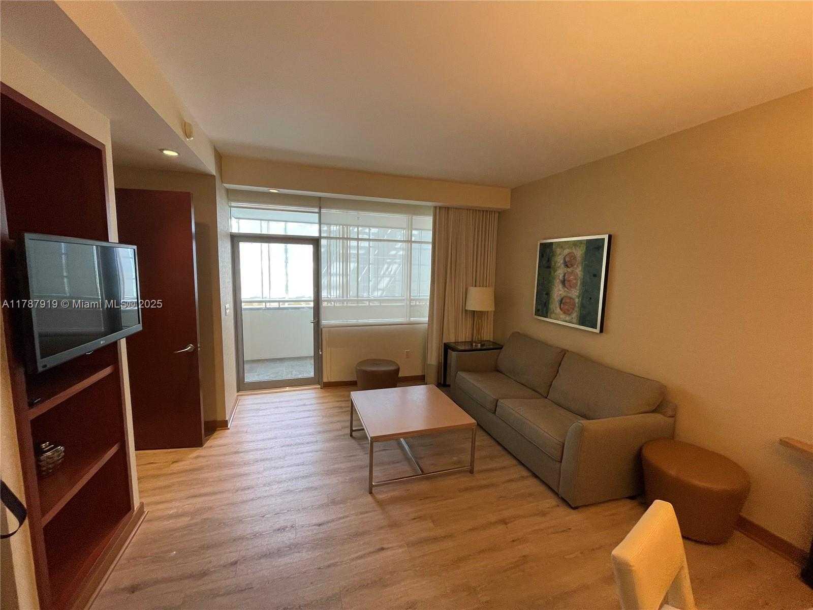 Small Image of 1395 BRICKELL AVE #3211, Miami Number 5