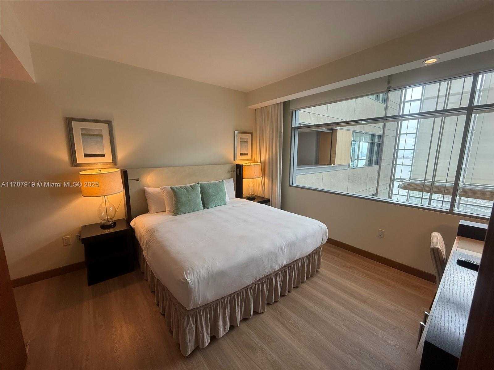 Small Image of 1395 BRICKELL AVE #3211, Miami Number 8
