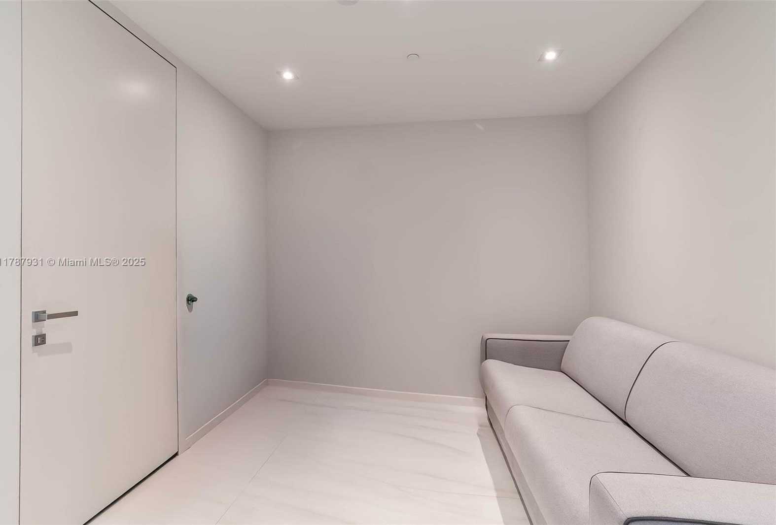 Small Image of 18975 COLLINS AVE #LPH-5403, Sunny Isles Beach Number 24