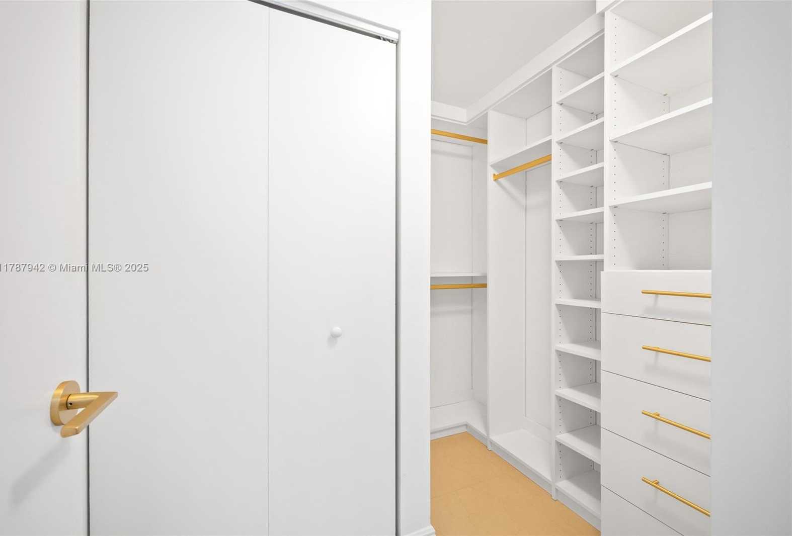 Small Image of 60 SOUTH WEST 13TH ST #3414, Miami Number 14