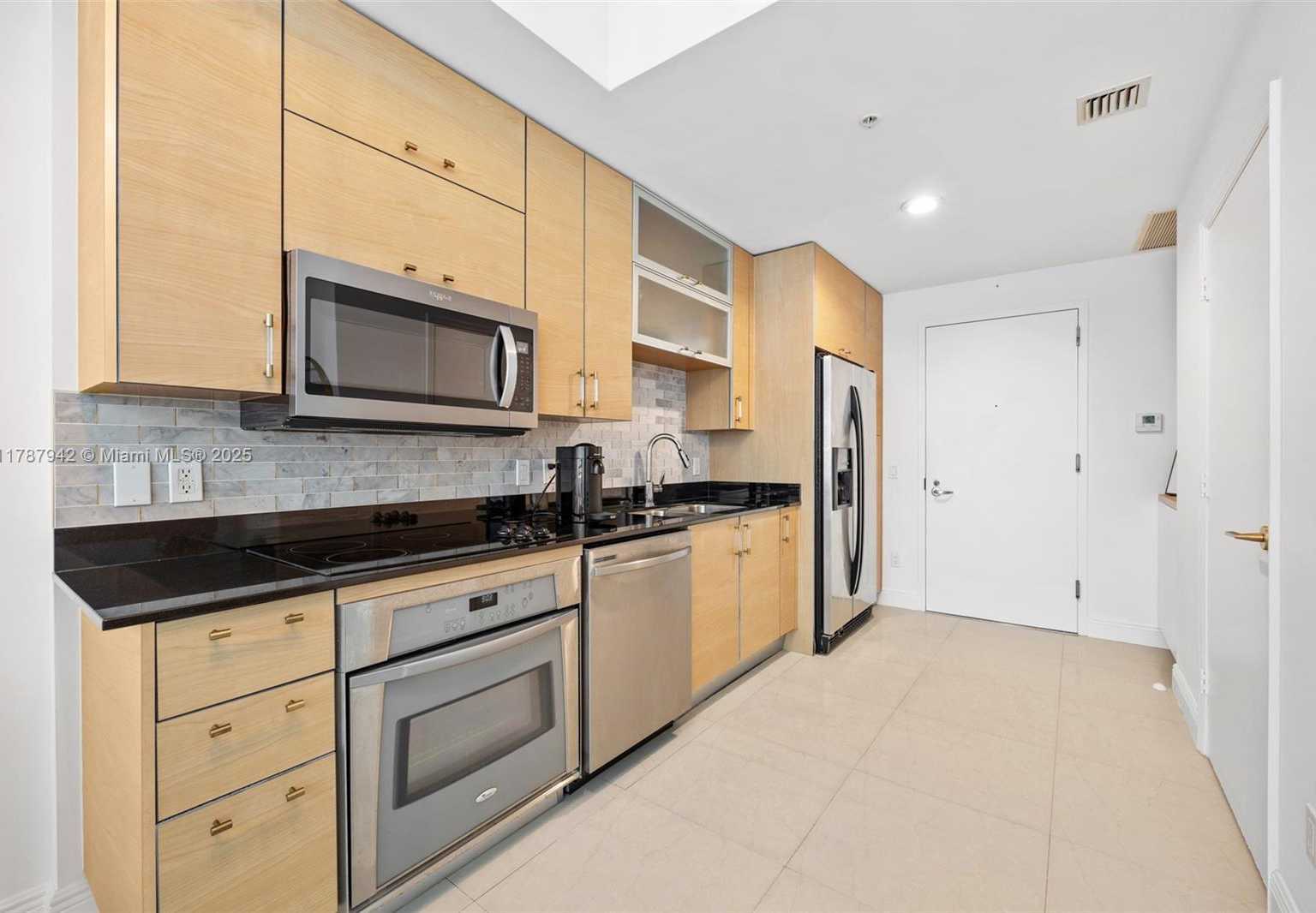 Small Image of 60 SOUTH WEST 13TH ST #3414, Miami Number 4
