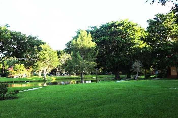 Small Image of 10709 CLEARY BLVD #307, Plantation Number 3