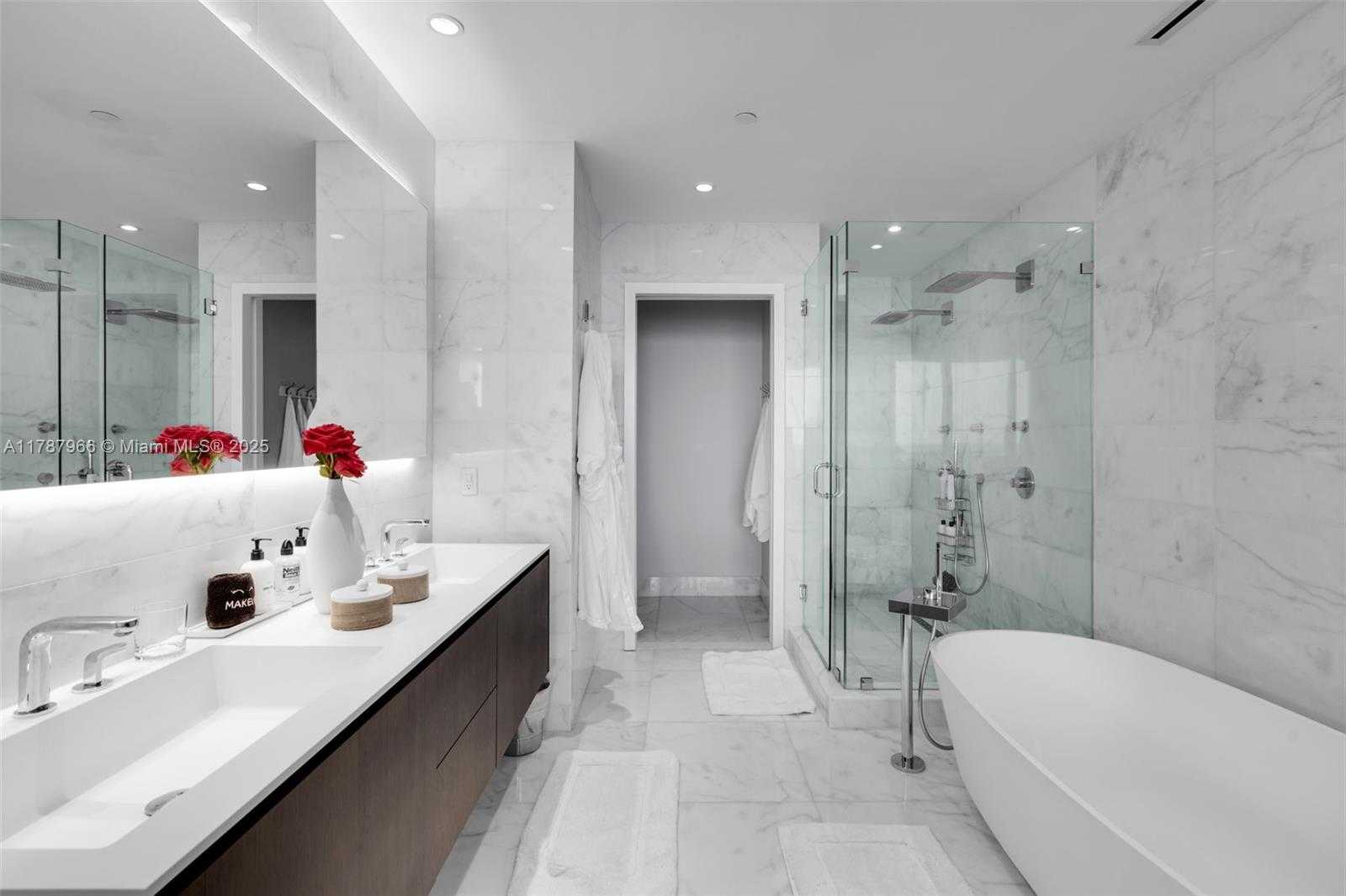 Small Image of 6901 COLLINS AVE #502, Miami Beach Number 10