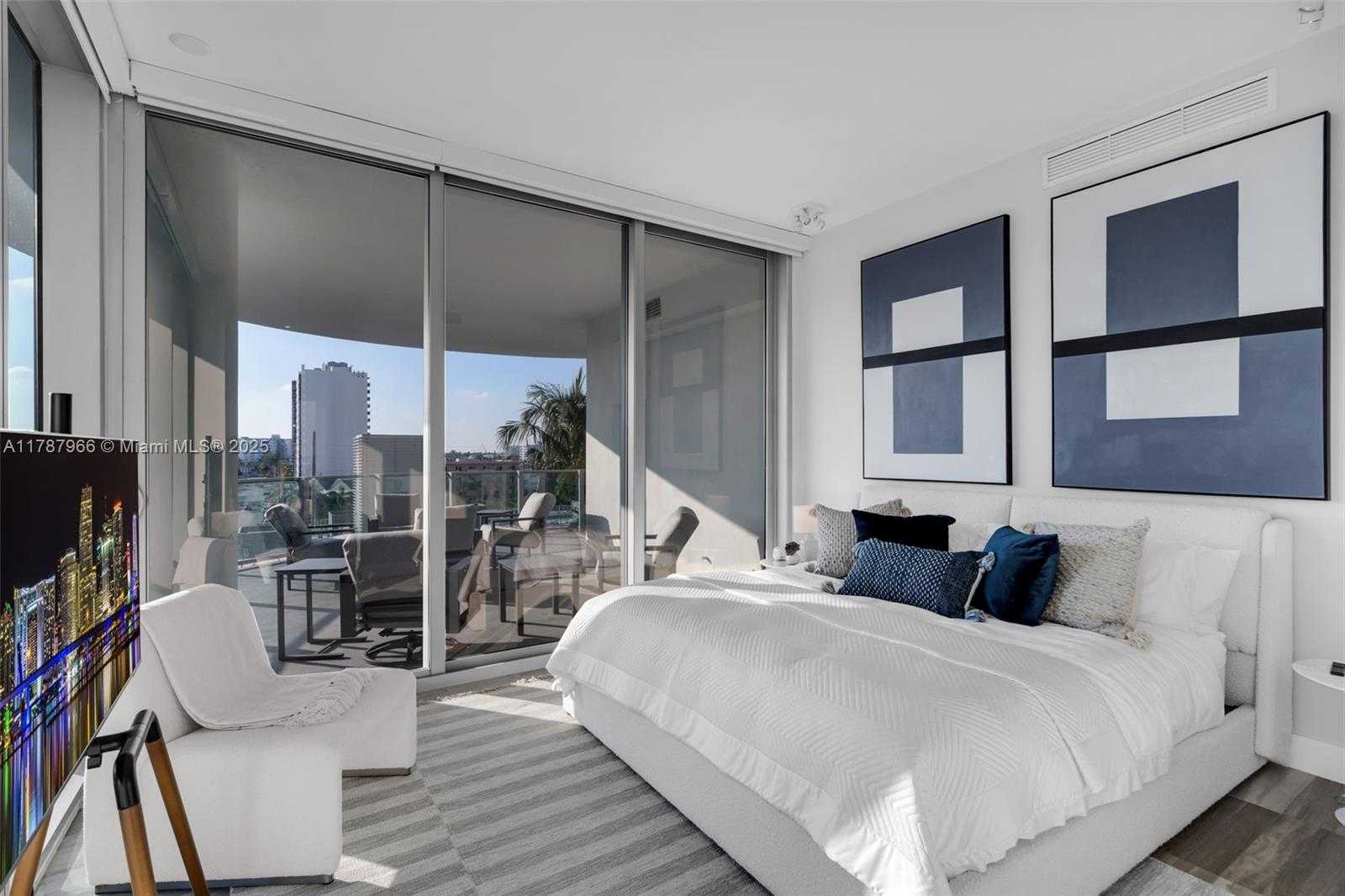 Small Image of 6901 COLLINS AVE #502, Miami Beach Number 7