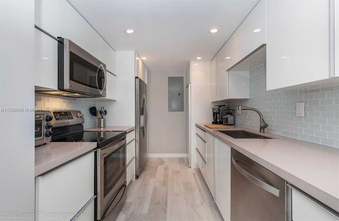 Small Image of 2451 BRICKELL AVE #3E, Miami Number 2