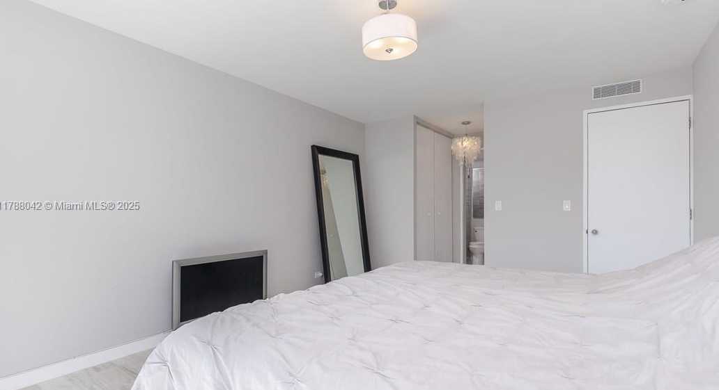Small Image of 2451 BRICKELL AVE #3E, Miami Number 21