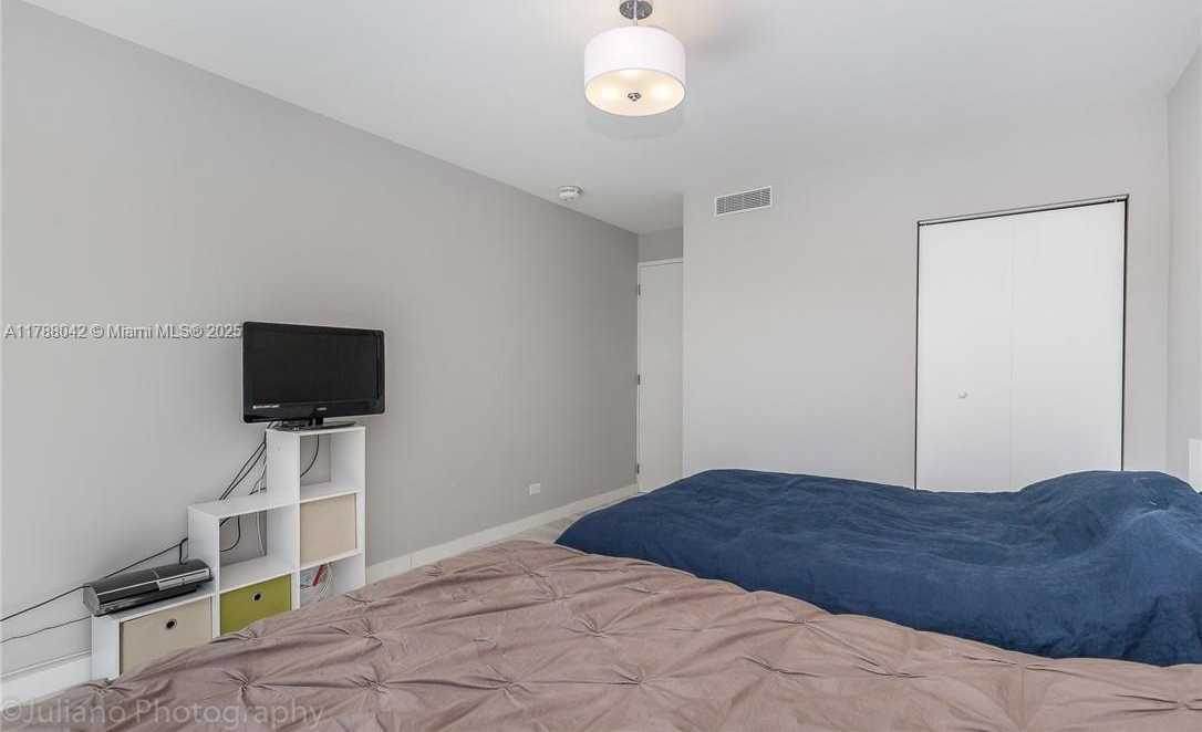 Small Image of 2451 BRICKELL AVE #3E, Miami Number 22