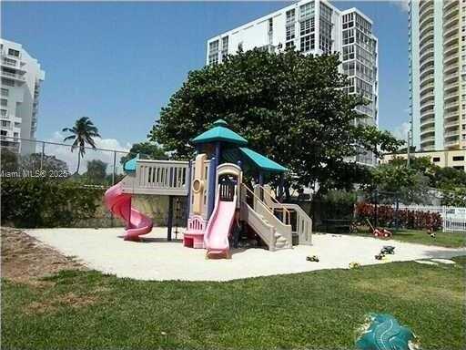Small Image of 2451 BRICKELL AVE #3E, Miami Number 33