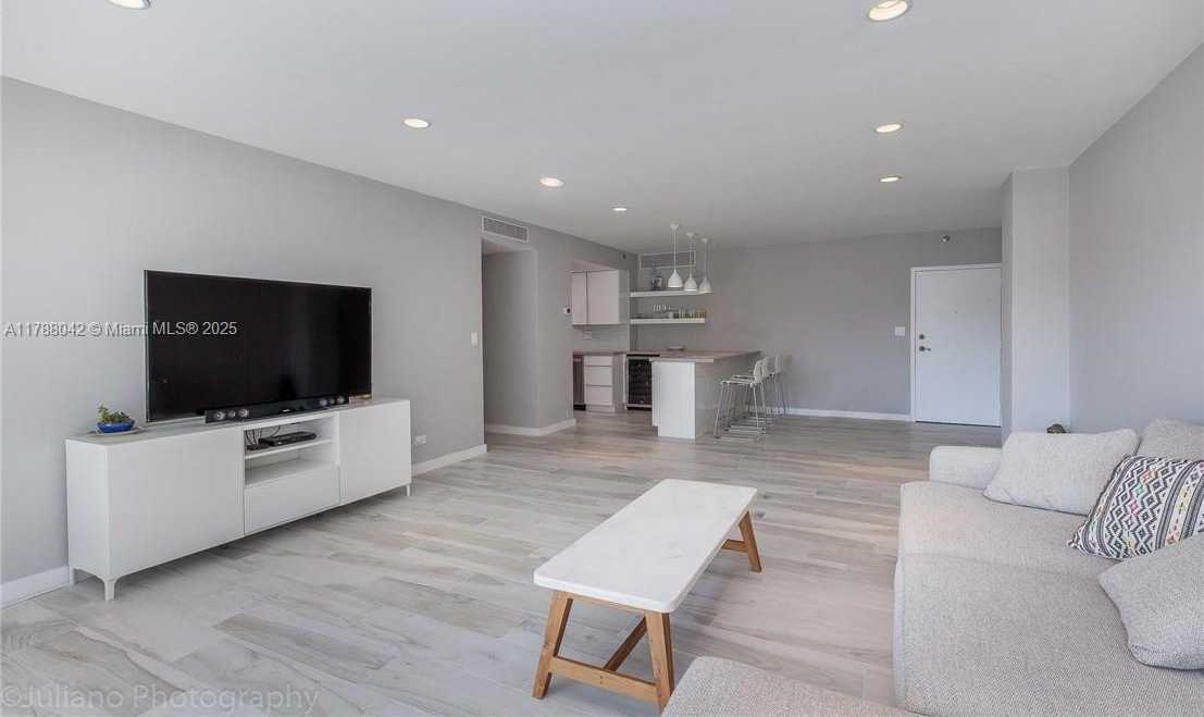 Small Image of 2451 BRICKELL AVE #3E, Miami Number 4