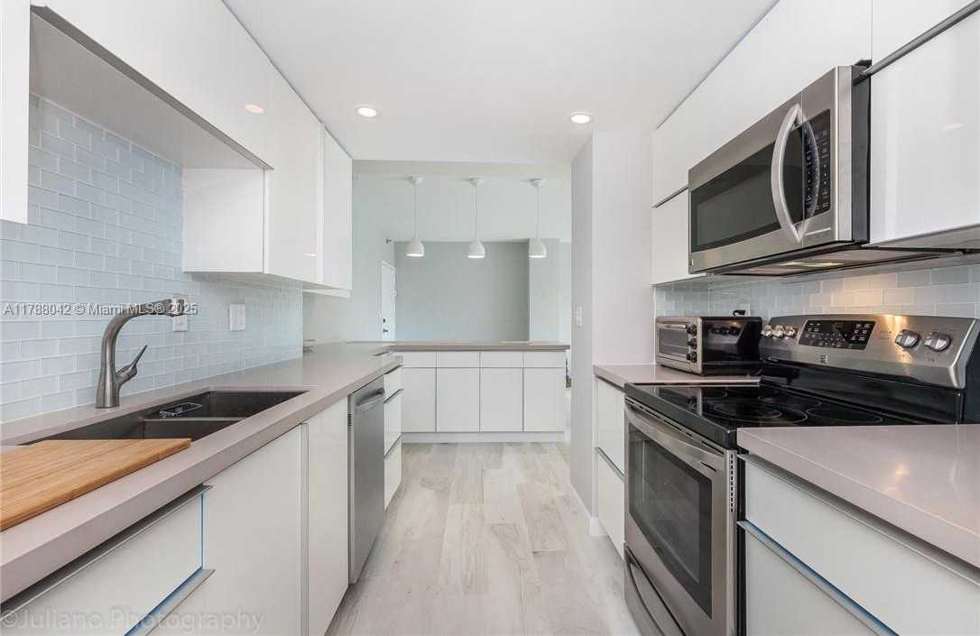 Small Image of 2451 BRICKELL AVE #3E, Miami Number 9