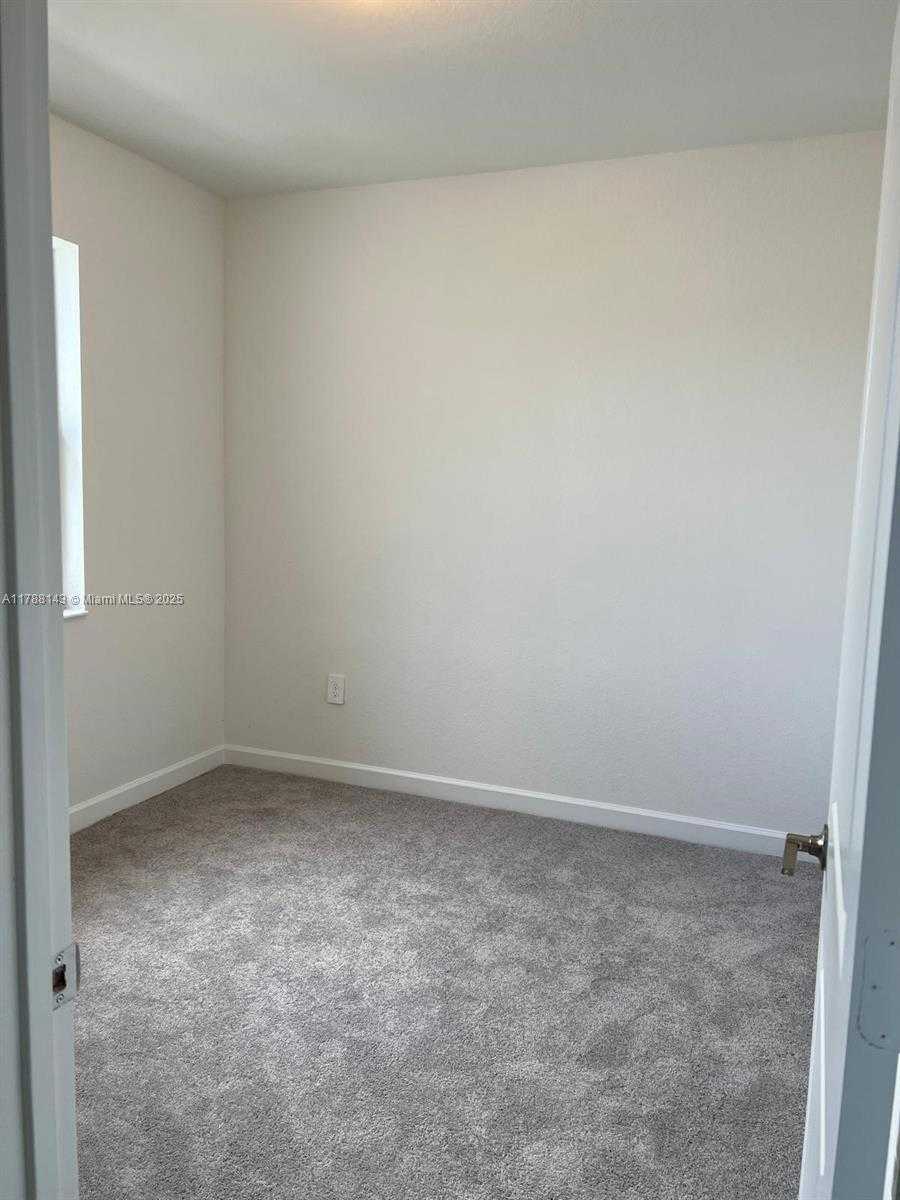 Small Image of 1676 SOUTH EAST 26TH TER, Homestead Number 14
