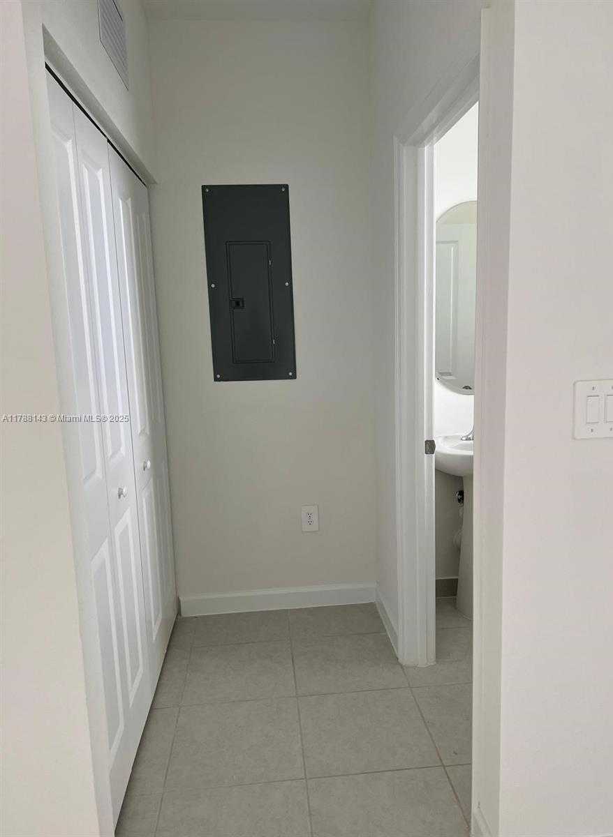 Small Image of 1676 SOUTH EAST 26TH TER, Homestead Number 24
