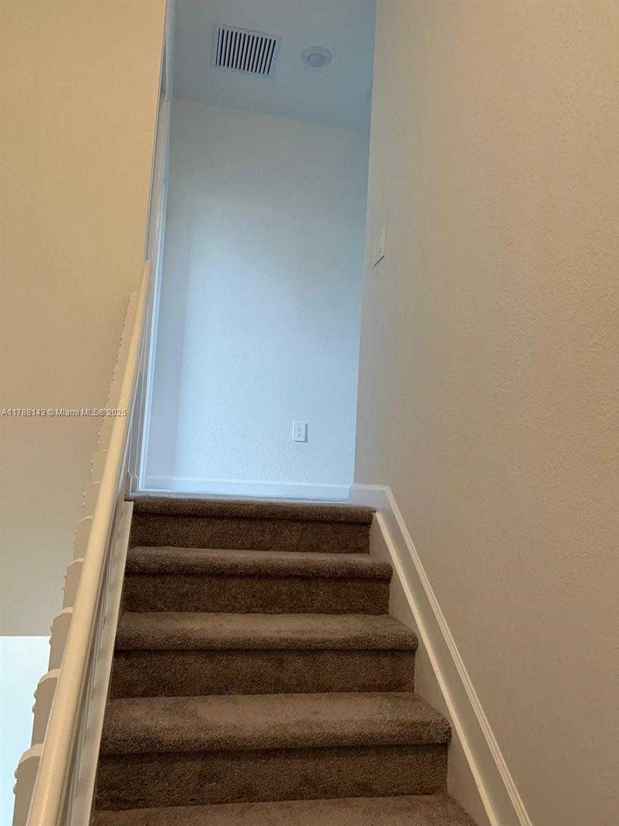 Small Image of 1676 SOUTH EAST 26TH TER, Homestead Number 27