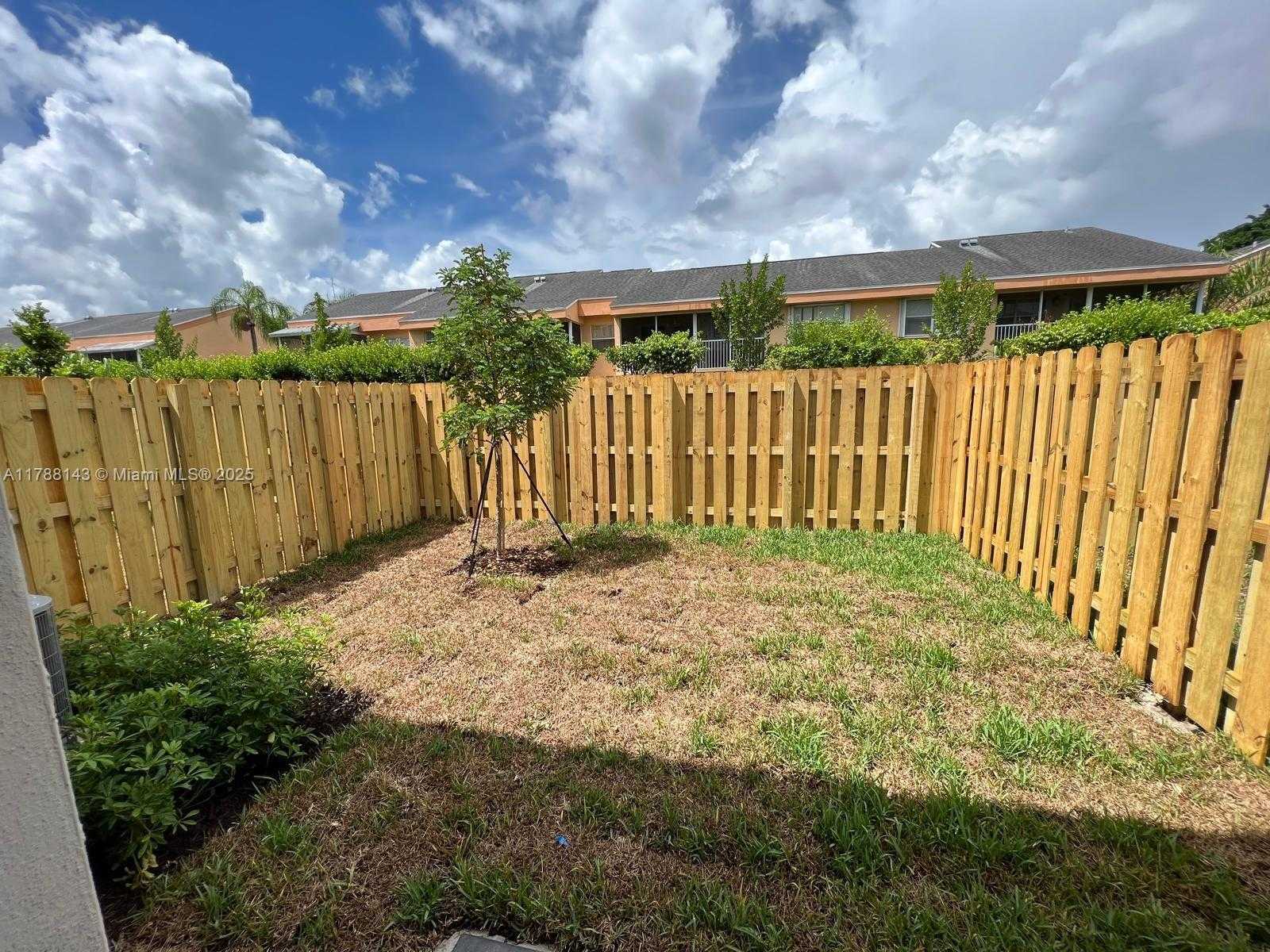 Small Image of 1676 SOUTH EAST 26TH TER, Homestead Number 8