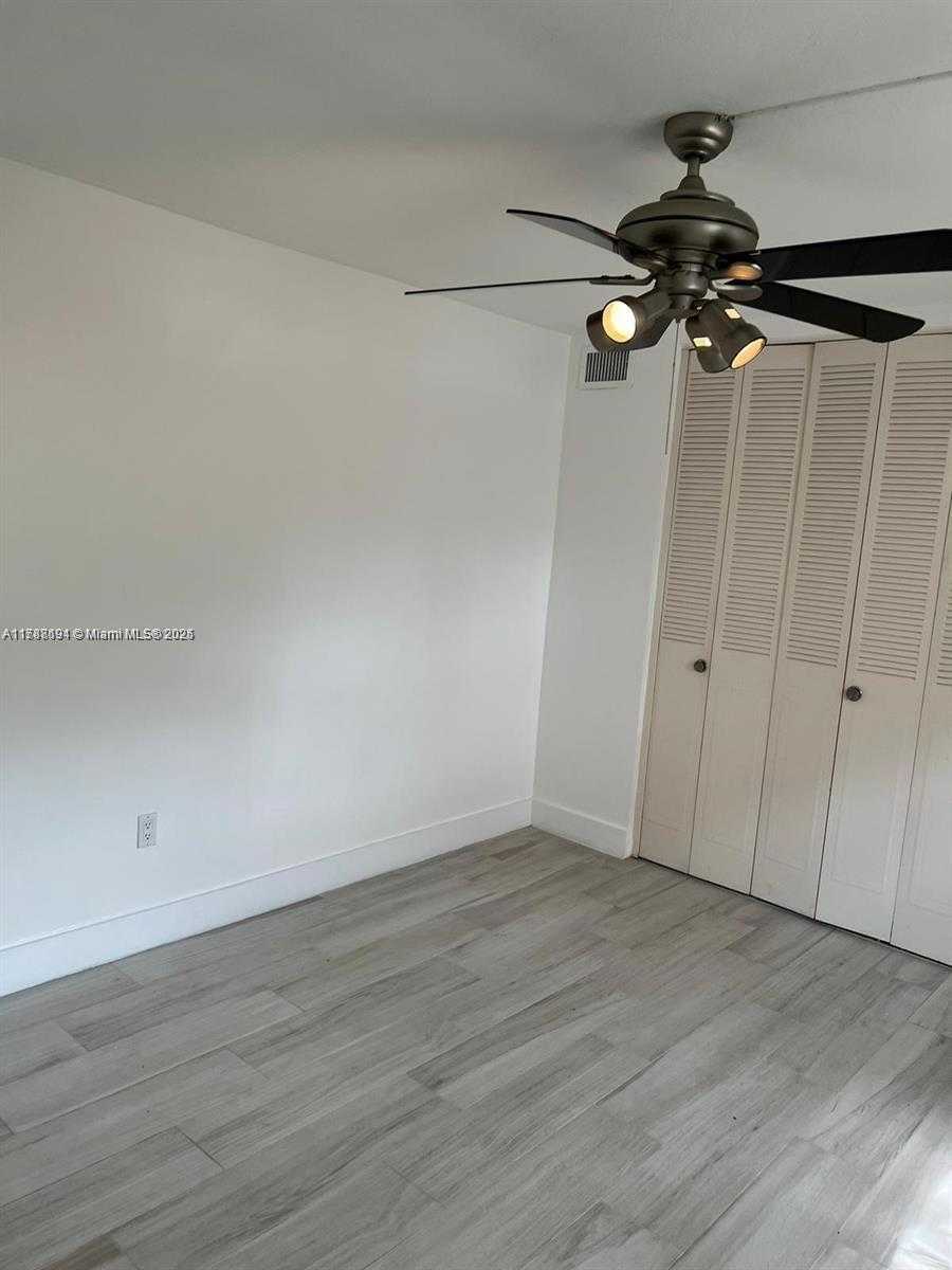 Small Image of 1500 NORTH EAST 127TH ST #114, North Miami Number 5