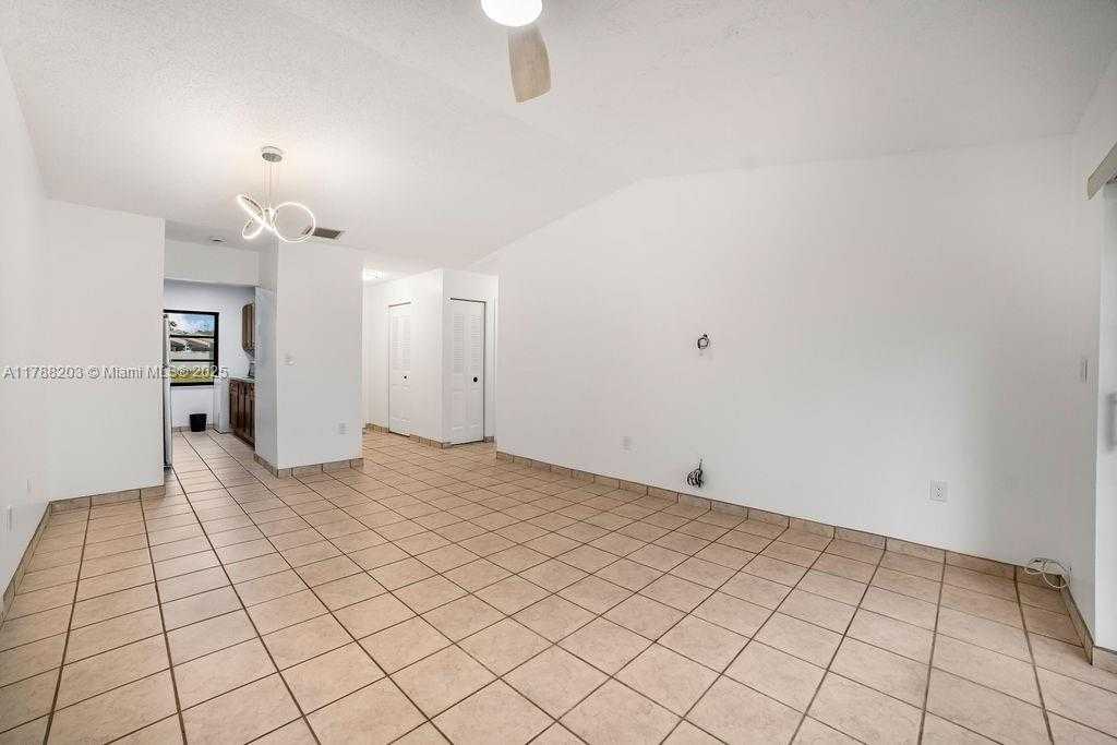 Small Image of 5229 SOUTH WEST 139TH CT, Miami Number 11