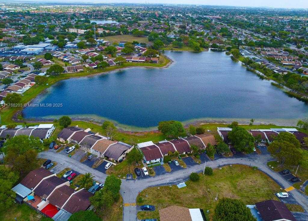 Small Image of 5229 SOUTH WEST 139TH CT, Miami Number 3