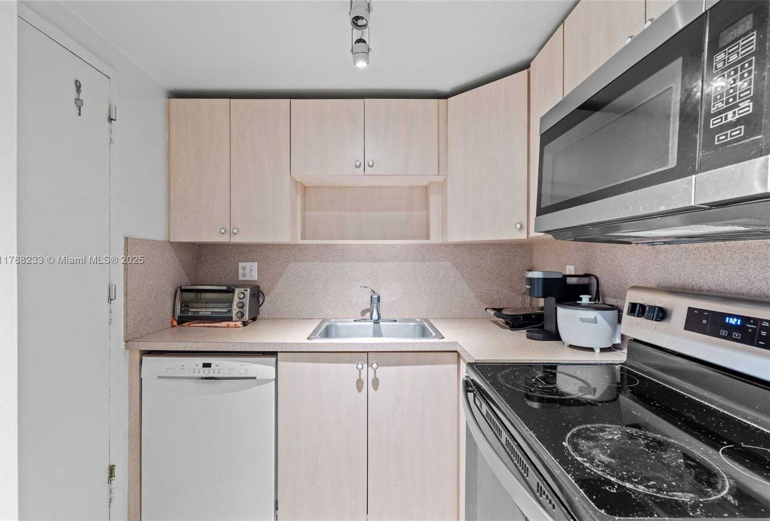 Small Image of 1205 MARIPOSA AVE #413, Coral Gables Number 10