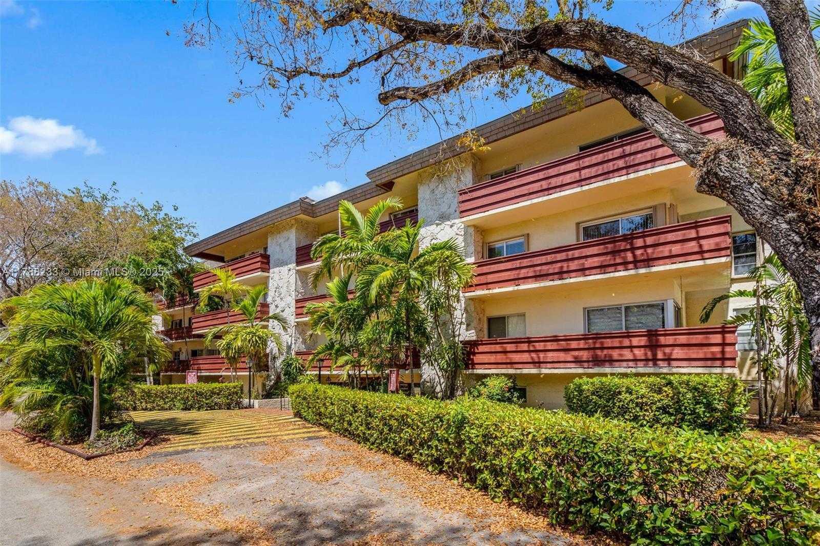 Small Image of 1205 MARIPOSA AVE #413, Coral Gables Number 2