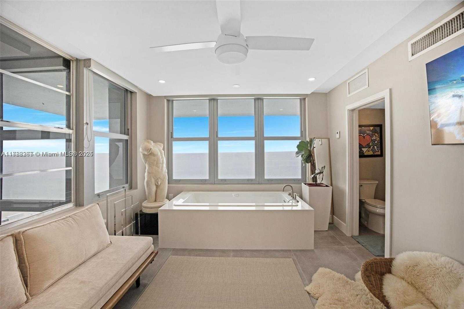 Small Image of 2899 COLLINS AVE #PHA, Miami Beach Number 16