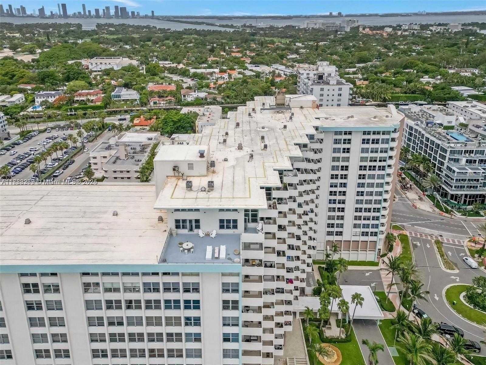 Small Image of 2899 COLLINS AVE #PHA, Miami Beach Number 2