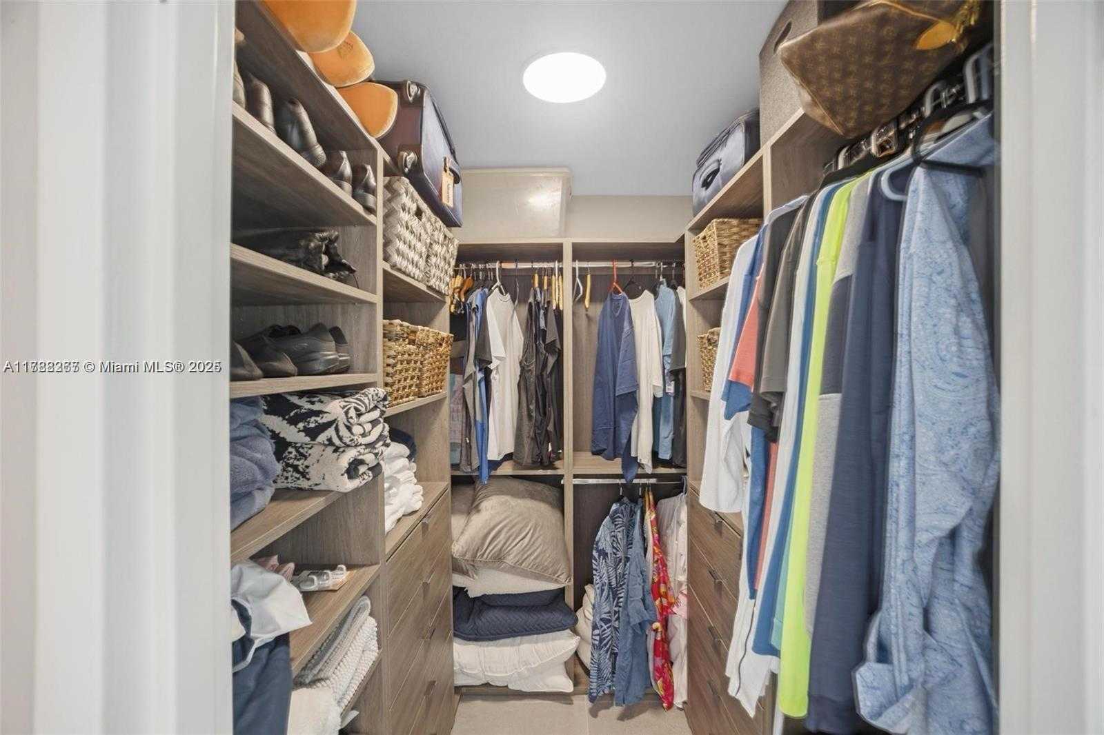 Small Image of 2899 COLLINS AVE #PHA, Miami Beach Number 21