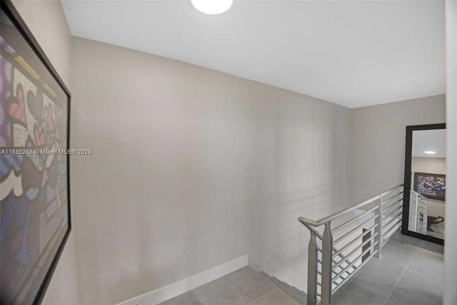 Small Image of 2899 COLLINS AVE #PHA, Miami Beach Number 22
