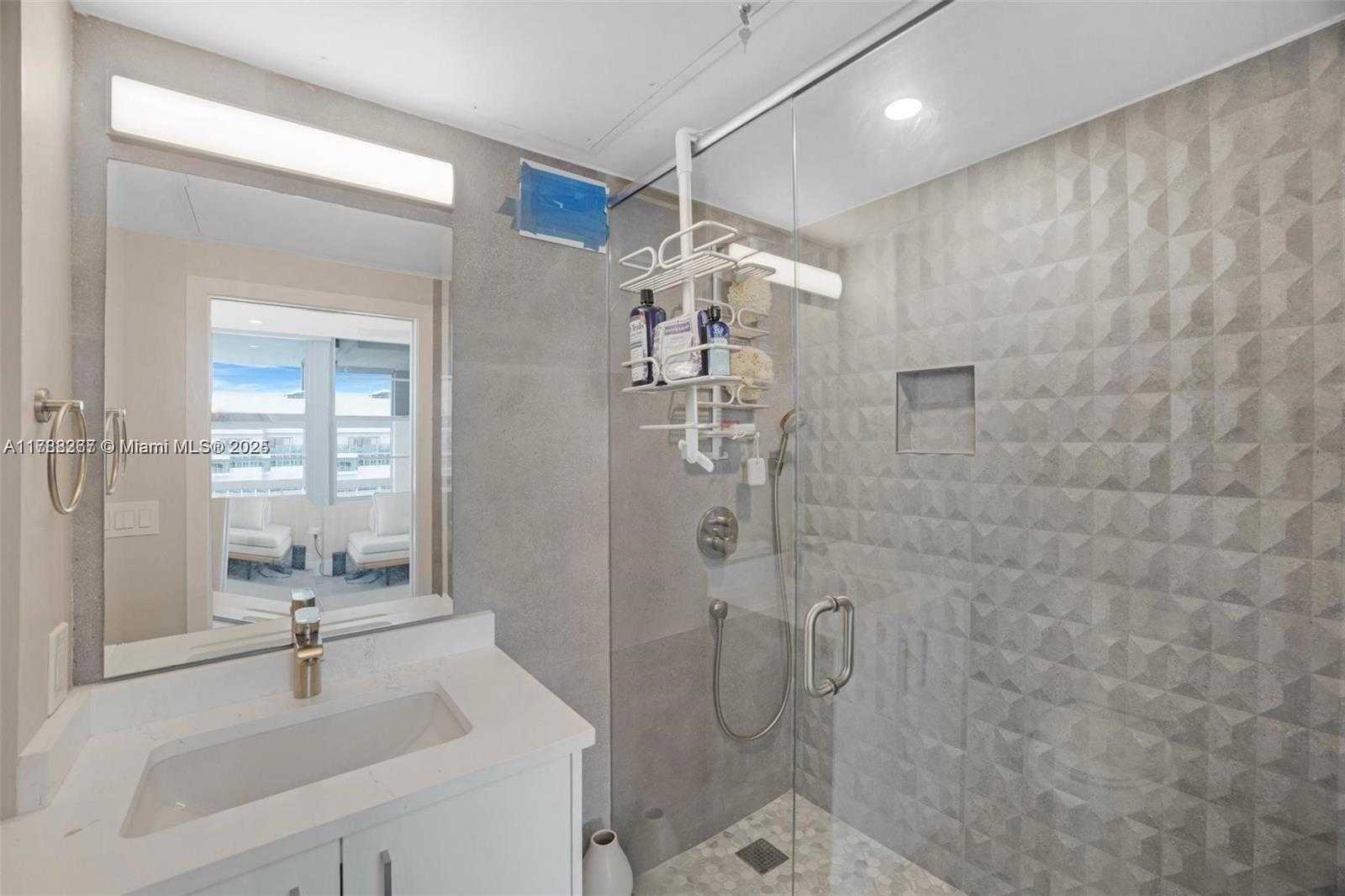 Small Image of 2899 COLLINS AVE #PHA, Miami Beach Number 26