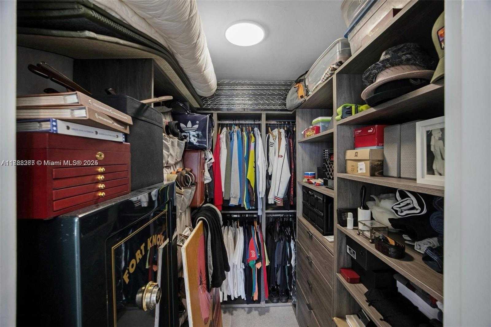 Small Image of 2899 COLLINS AVE #PHA, Miami Beach Number 29