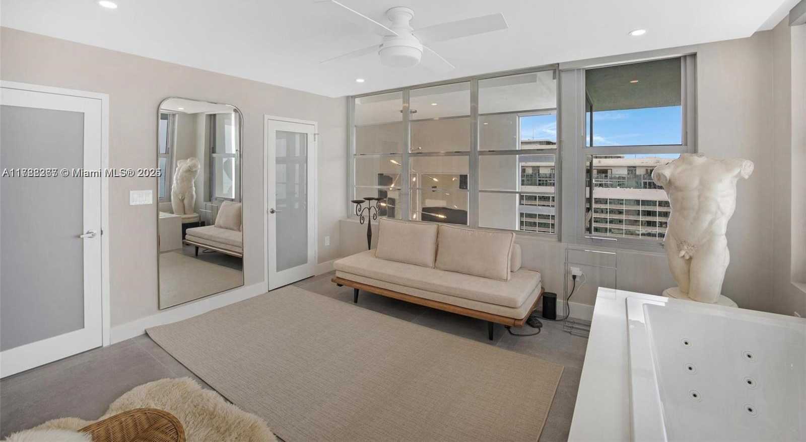 Small Image of 2899 COLLINS AVE #PHA, Miami Beach Number 30