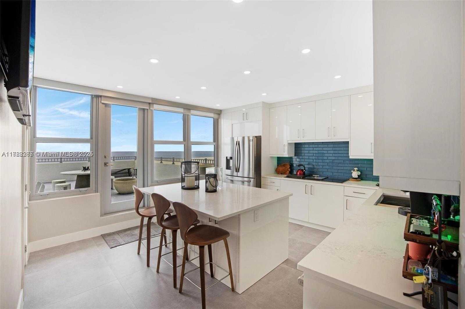 Small Image of 2899 COLLINS AVE #PHA, Miami Beach Number 33