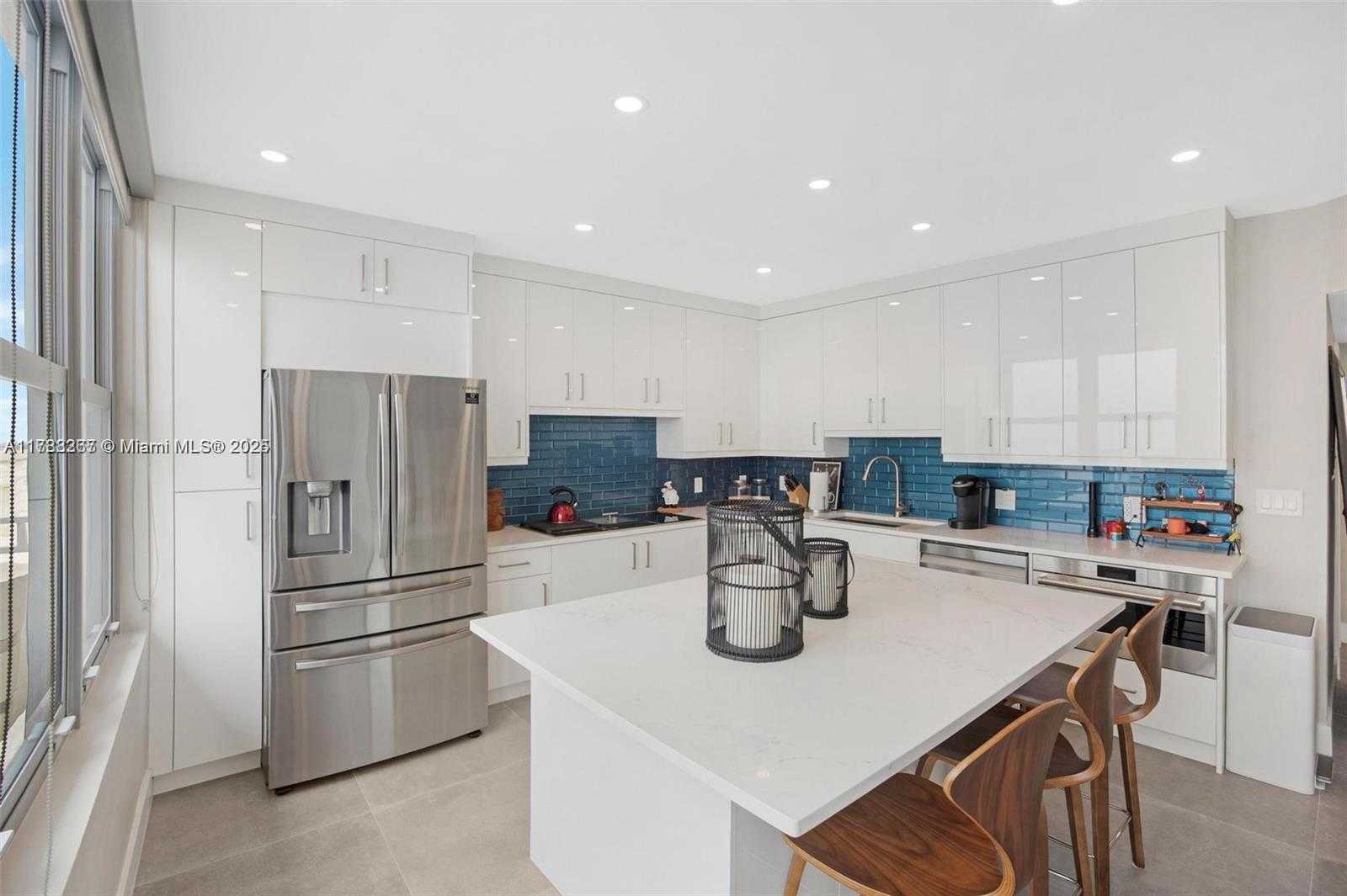 Small Image of 2899 COLLINS AVE #PHA, Miami Beach Number 34