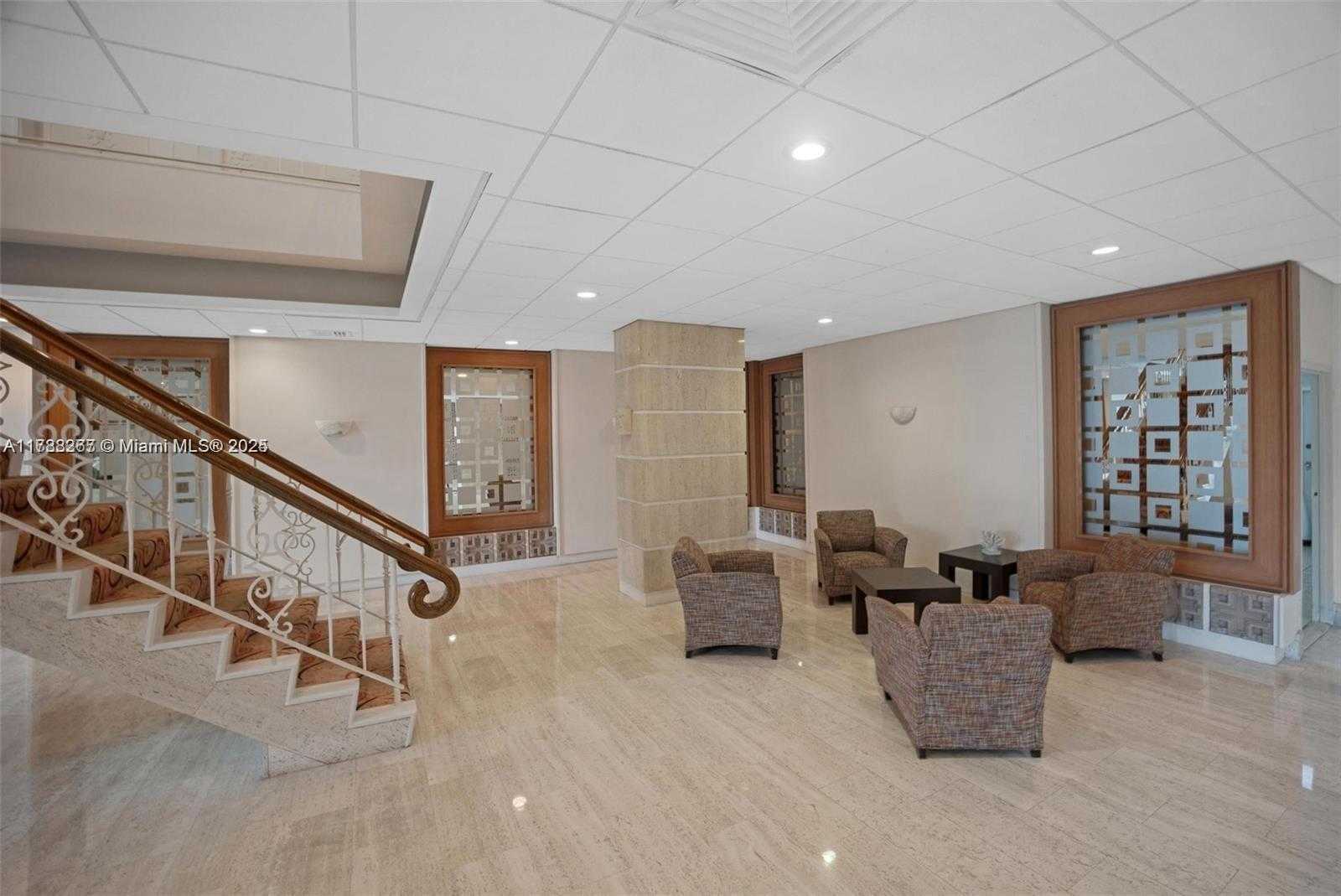 Small Image of 2899 COLLINS AVE #PHA, Miami Beach Number 37