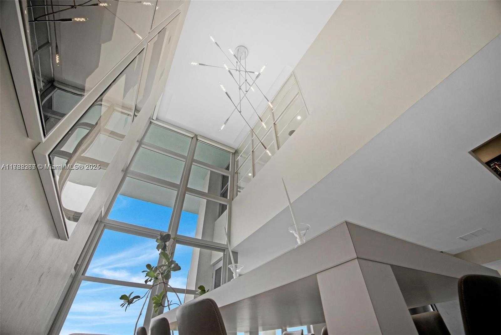 Small Image of 2899 COLLINS AVE #PHA, Miami Beach Number 40