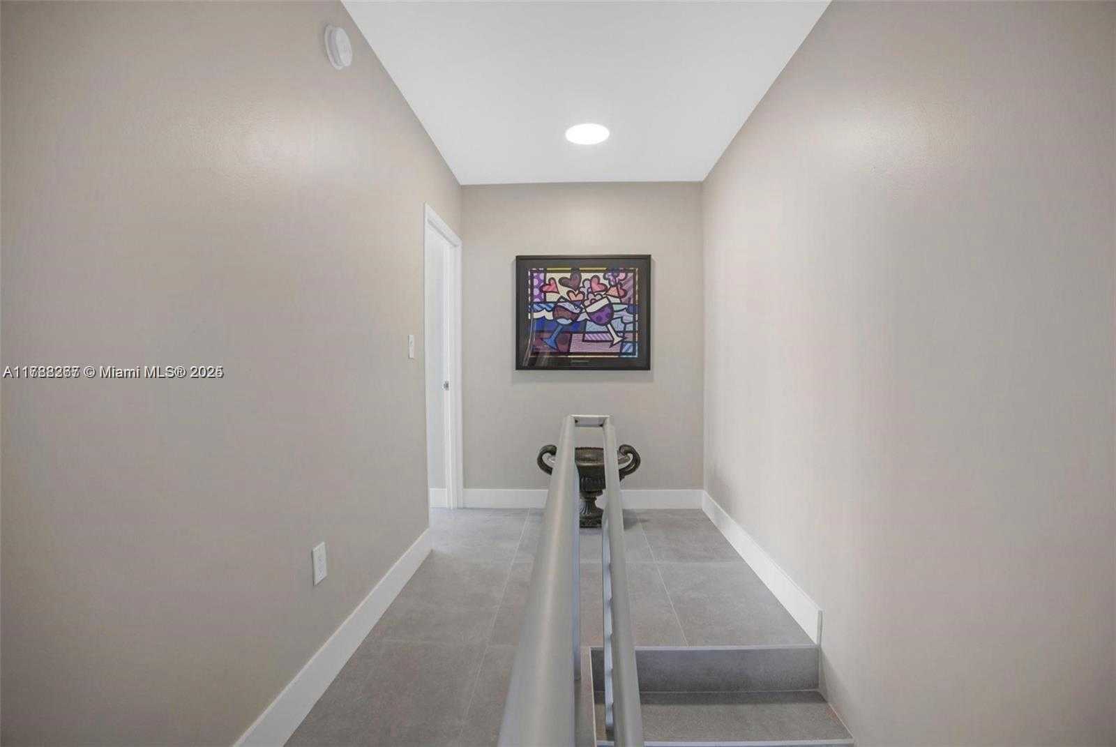 Small Image of 2899 COLLINS AVE #PHA, Miami Beach Number 41