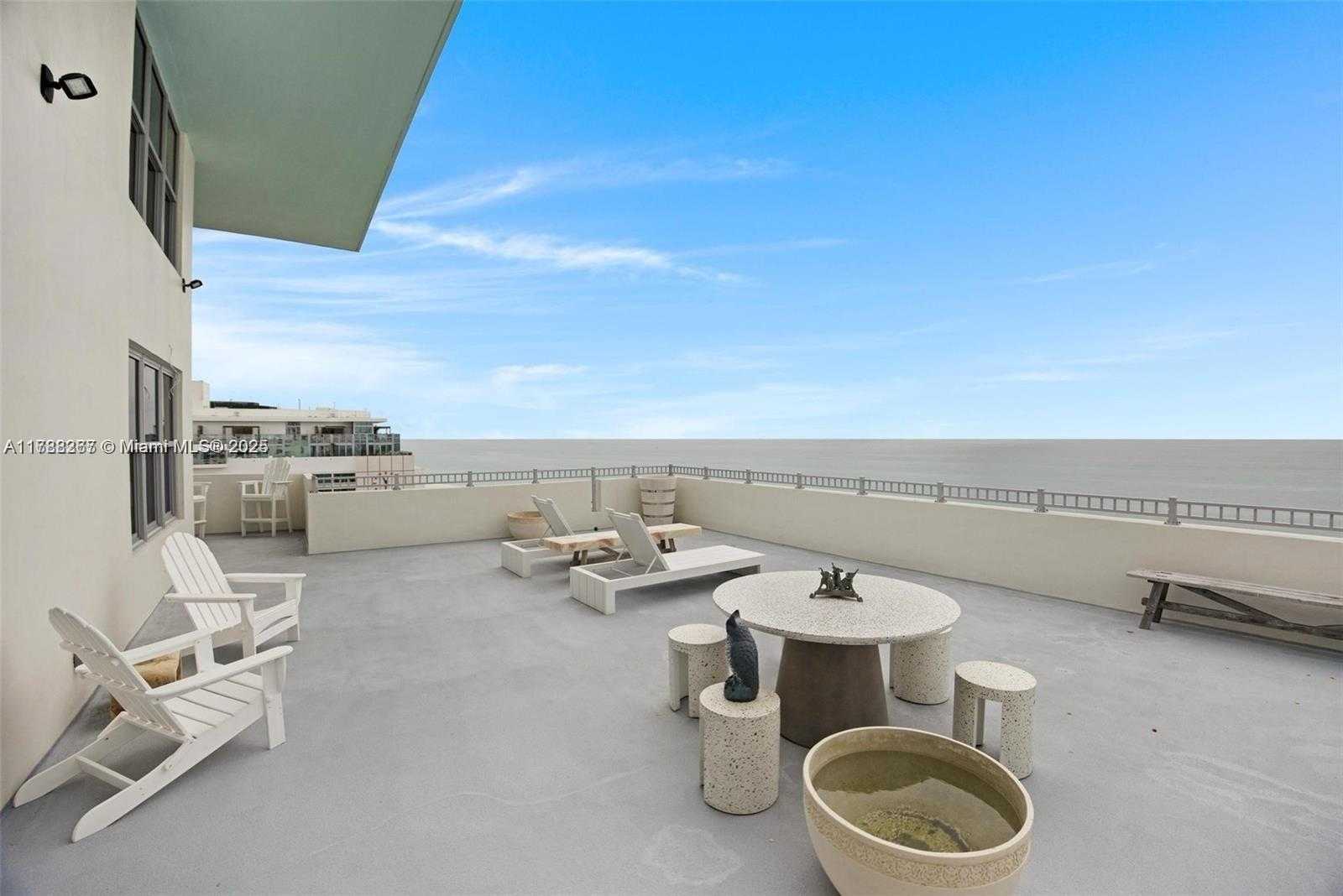 Small Image of 2899 COLLINS AVE #PHA, Miami Beach Number 45