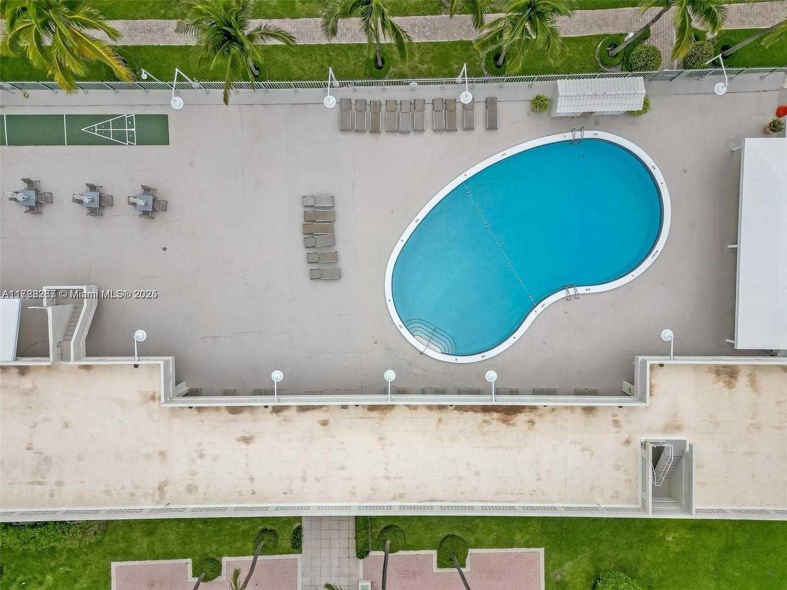 Small Image of 2899 COLLINS AVE #PHA, Miami Beach Number 63