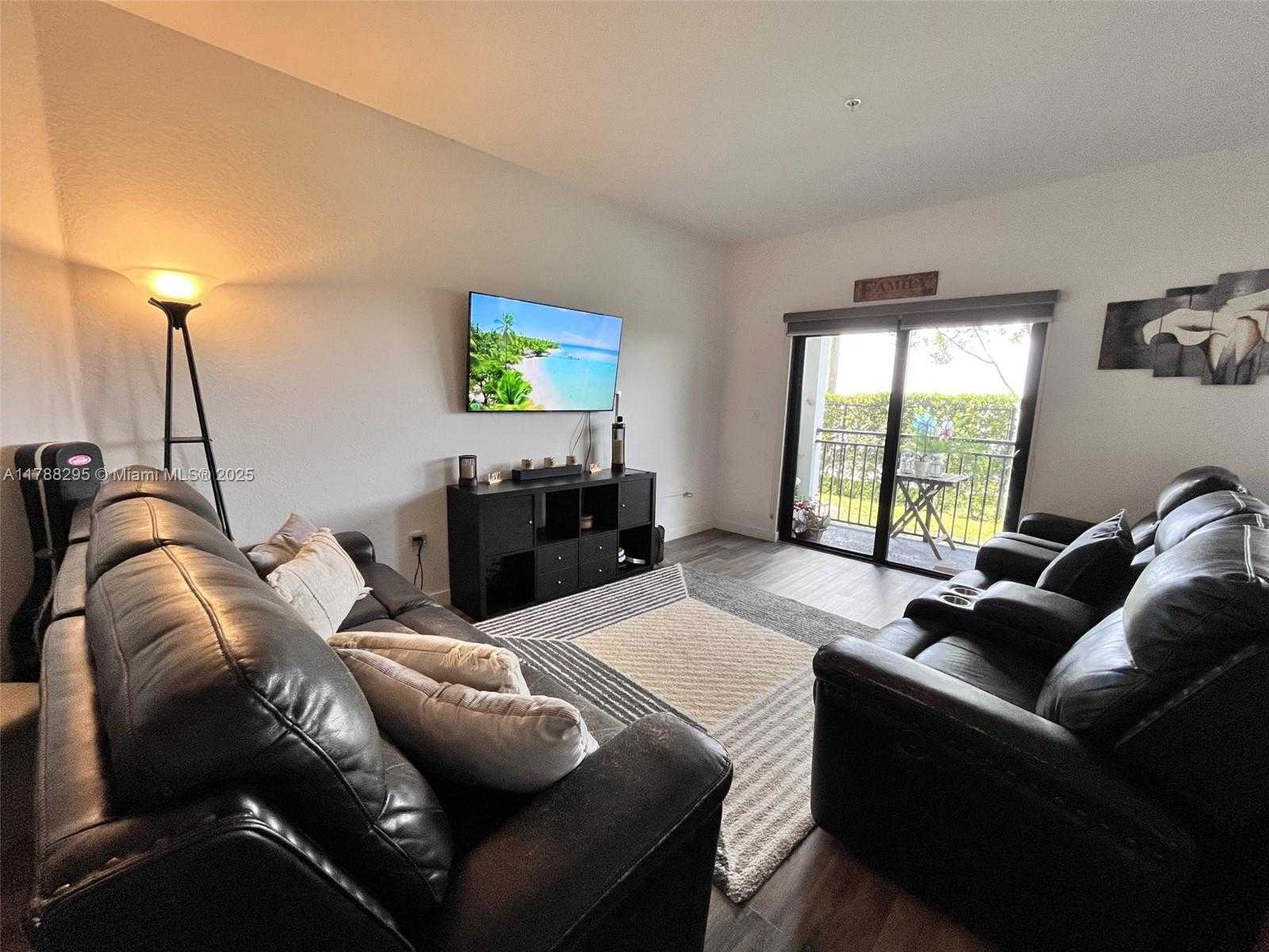 Small Image of 15500 SOUTH WEST 136TH ST #104, Miami Number 12